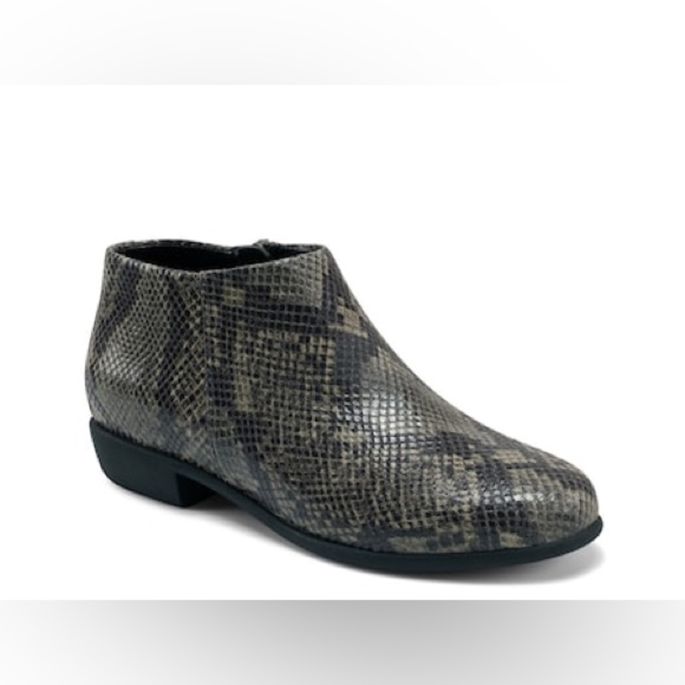 Sophia Faux Snakeskin Booties Ankle Boots Women's Size 7.5